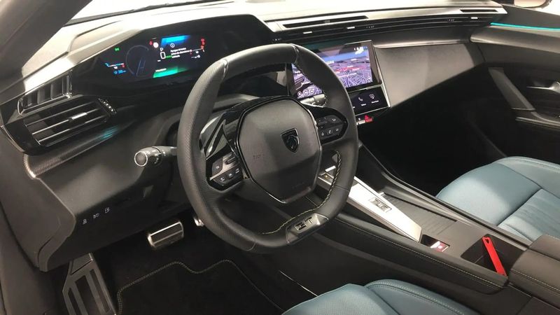 Peugeot 308 • 2022 • 12,897 km 5