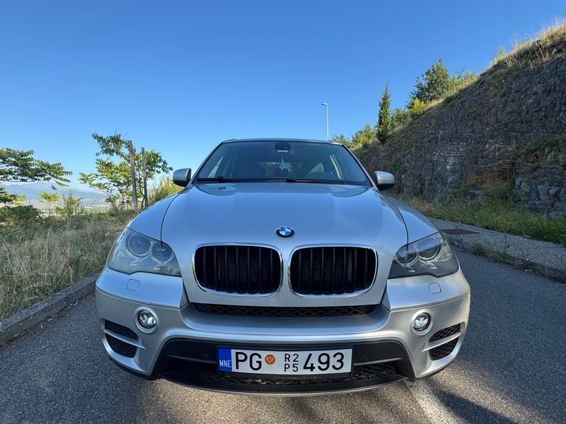 BMW X5 • 2010 • 183,000 km 1