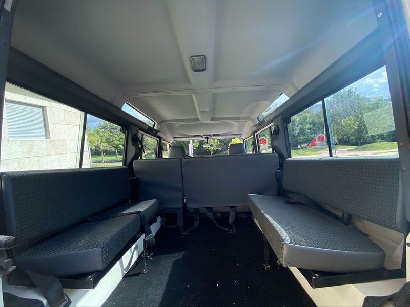 Land Rover Defender • 2000 • 241,000 km 4