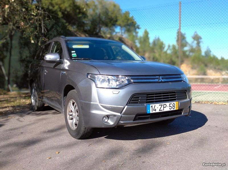 Mitsubishi Outlander • 2014 • 160,000 km 1
