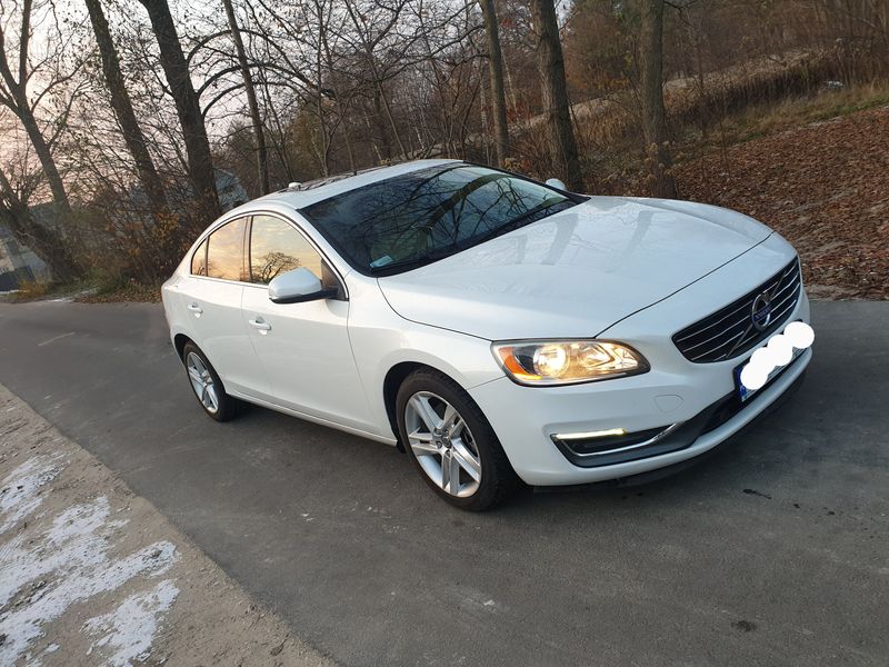 Volvo S60 • 2015 • 148,000 km 5