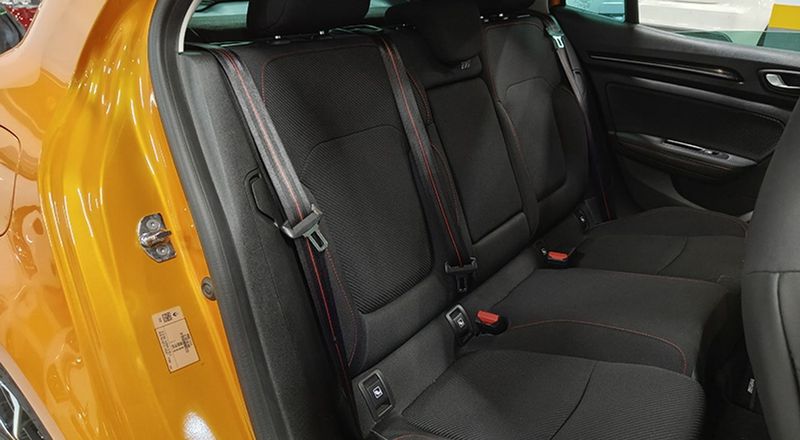 Renault Mégane • 2022 • 25,761 km 13