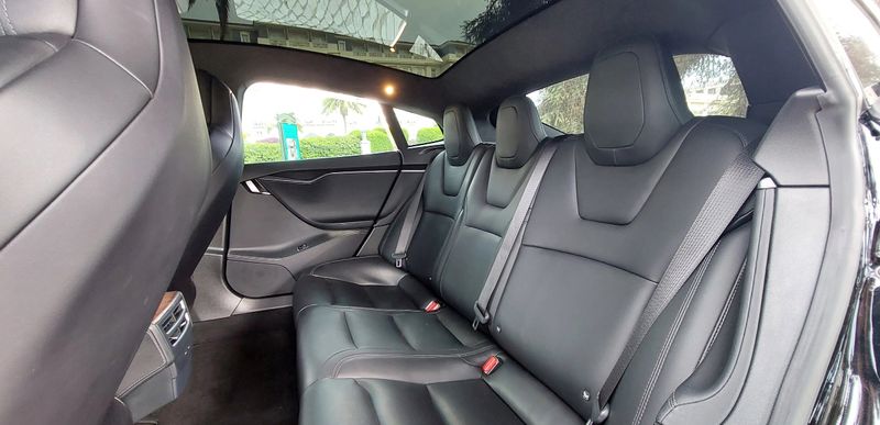 Tesla Model S • 2020 • 98,500 km 4