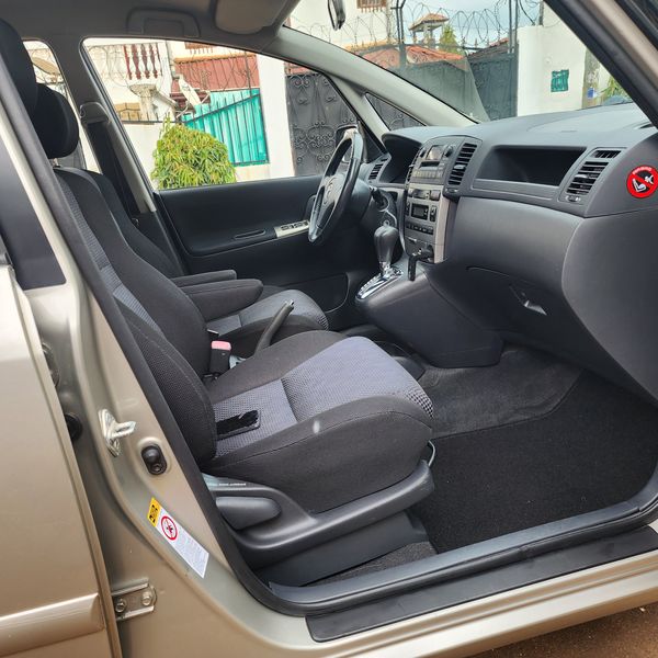 Toyota Corolla • 2002 • 139,000 km 7