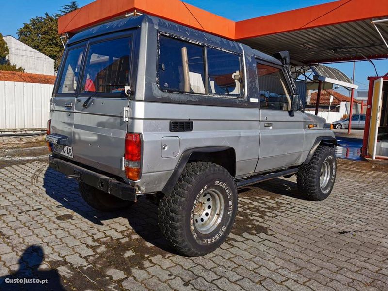 Toyota Land Cruiser • 1988 • 120,000 km 2
