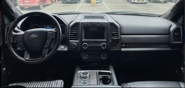 Ford Expedition • 2019 • 86,000 km 3