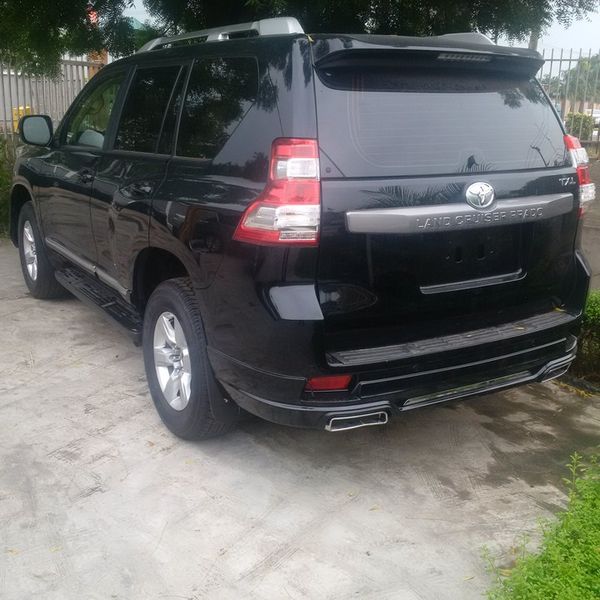 Toyota Land Cruiser • 2017 • 34 km 2