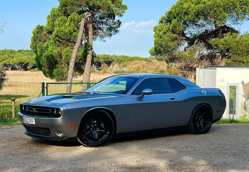 Dodge Challenger • 2018 • 49,000 km 1