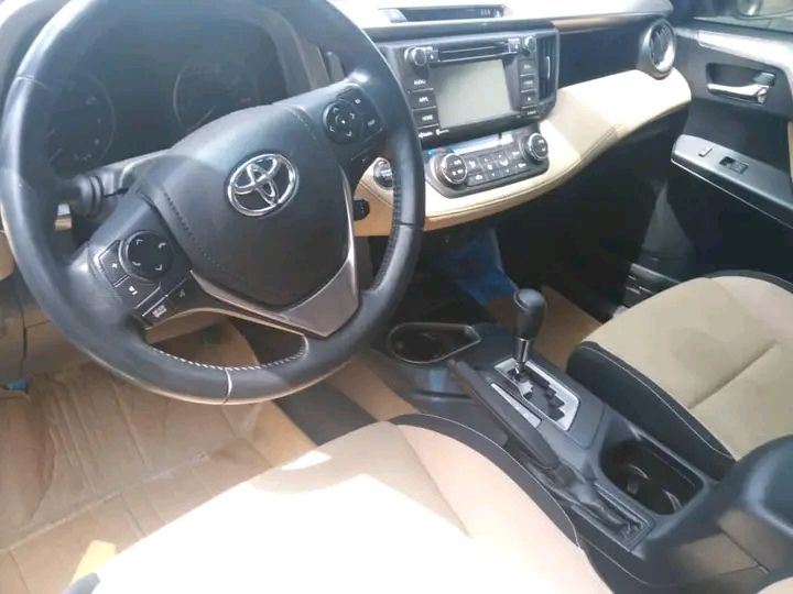 Toyota RAV4 • 2018 • 50,000 km 2