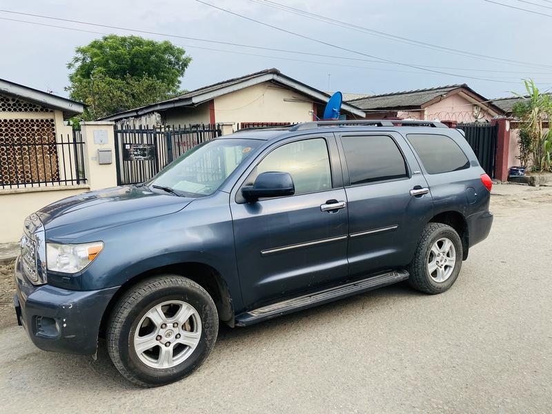 Toyota Sequoia • 2009 • 31,448 km 5