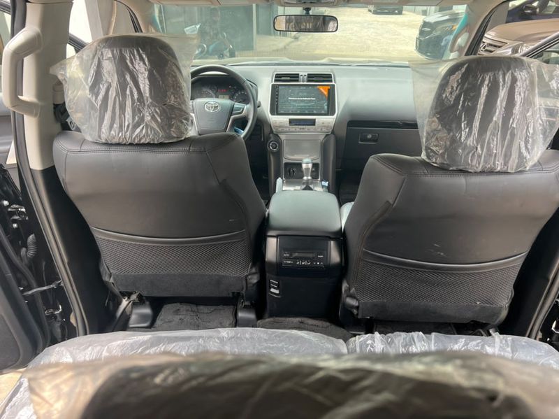 Toyota Land Cruiser • 2020 • 23 km 6