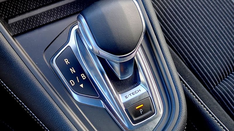 Renault Captur • 2023 • 17,890 km 7