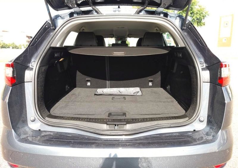 Renault Mégane • 2018 • 99,999 km 4