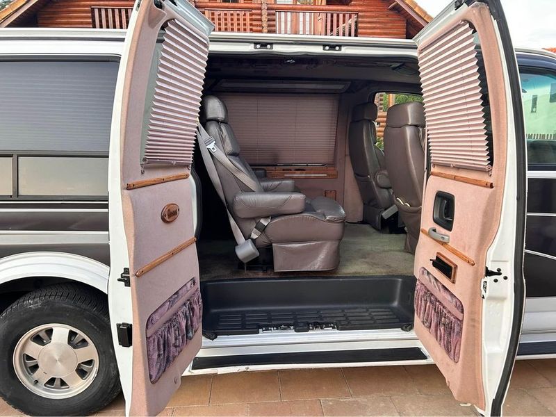 Chevrolet Astro Cargo • 1998 • 223,000 km 6