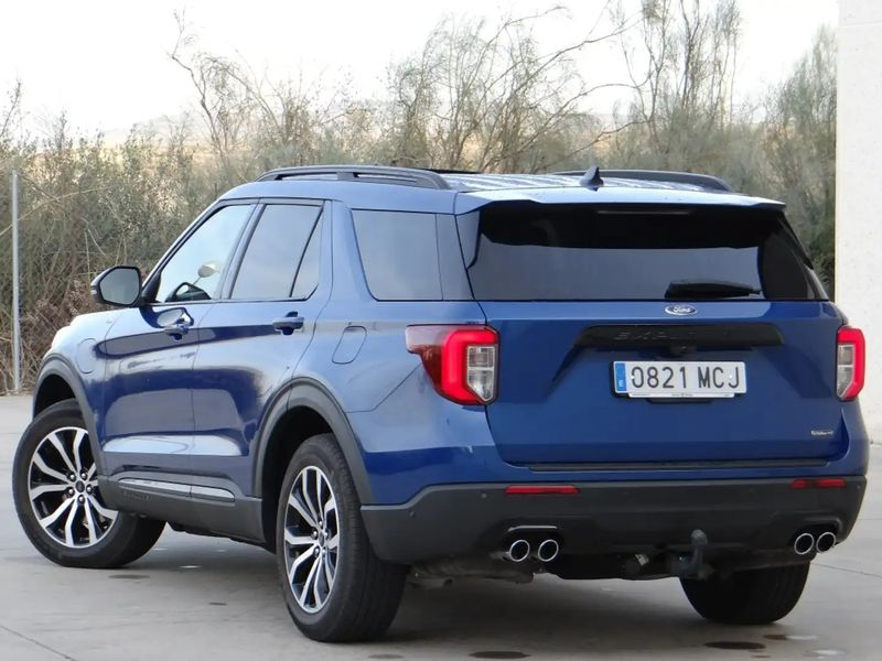 Ford Explorer • 2023 • 38,000 km 6