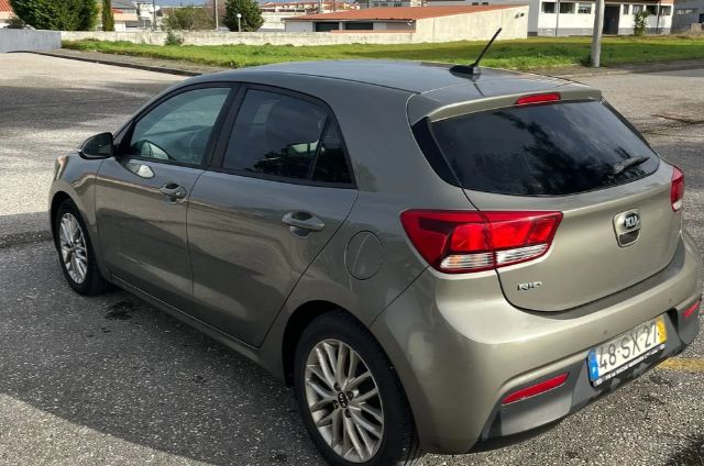 Kia Rio • 2017 • 103,000 km 3