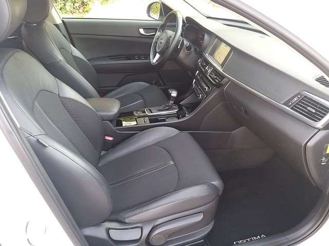 Kia Optima • 2017 • 159,000 km 6