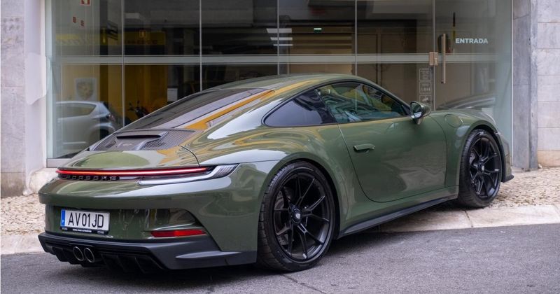 Porsche 911 • 2022 • 4,999 km 3