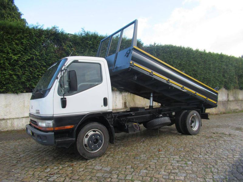 Mitsubishi Carisma • 1999 • 1 km 2