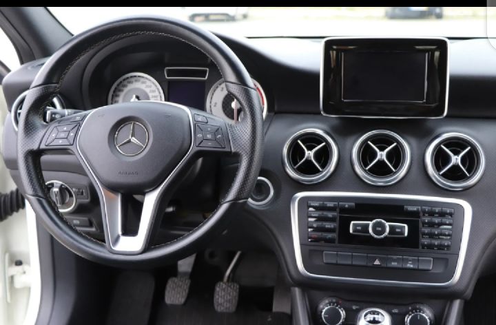 Mercedes-Benz A-Class • 2018 • 178,000 km 4
