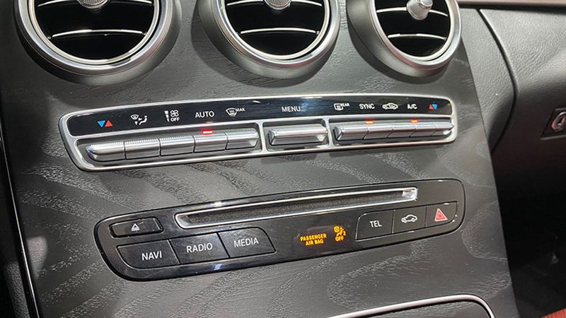 Mercedes-Benz C-Class • 2018 • 84,652 km 27