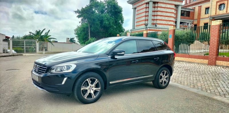 Volvo XC60 • 2014 • 218,000 km 4