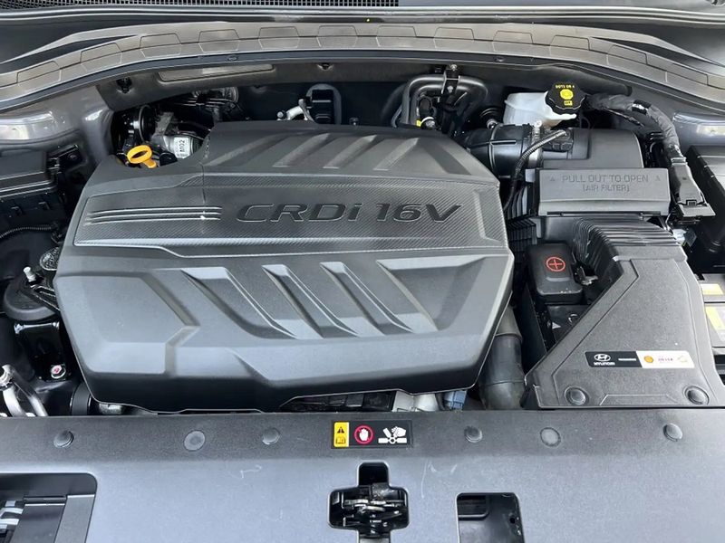 Hyundai Santa Fe • 2019 • 19,200 km 11