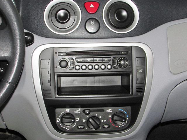 Citroën C3 • 2001 • 49,000 km 9