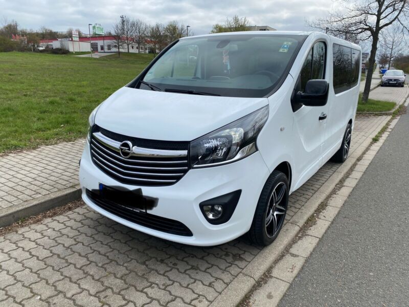 Opel Vivaro • 2018 • 104,000 km 2