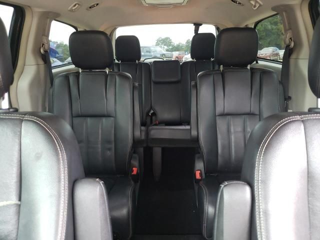 Chrysler Town & Country • 2015 • 10,000 mi 10