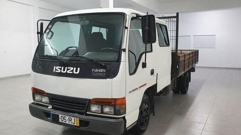 Isuzu Canter • 2001 • 250,000 km 4