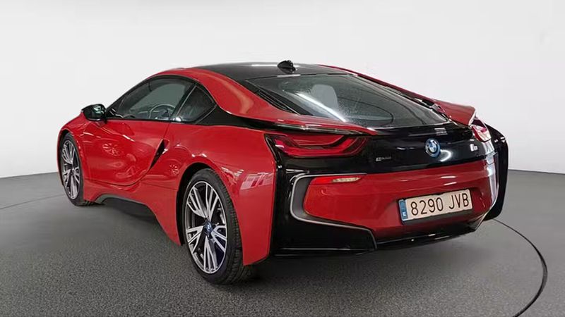 BMW i8 • 2016 • 69,497 km 4