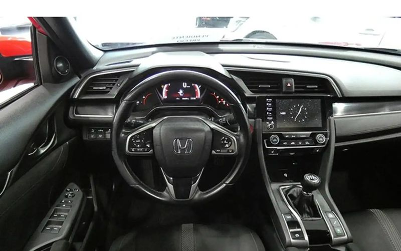 Honda Civic • 2020 • 86,407 km 15