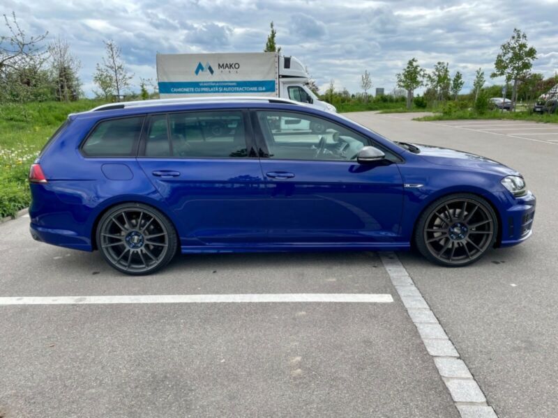 Volkswagen Golf • 2016 • 54,000 km 2