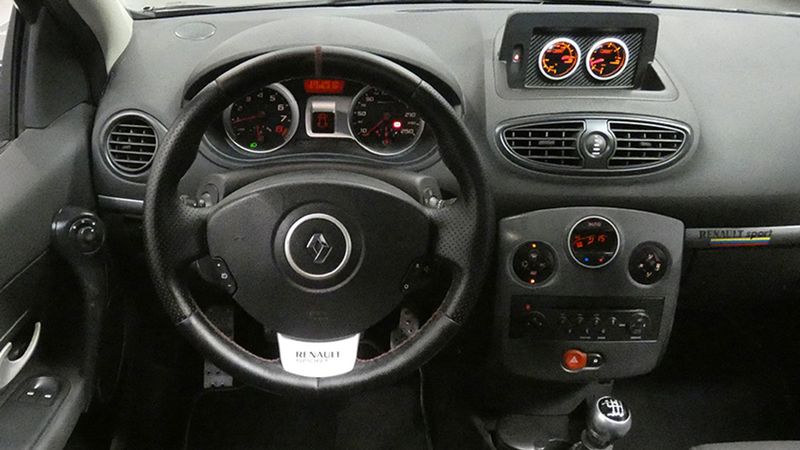 Renault Clio • 2007 • 128,145 km 6