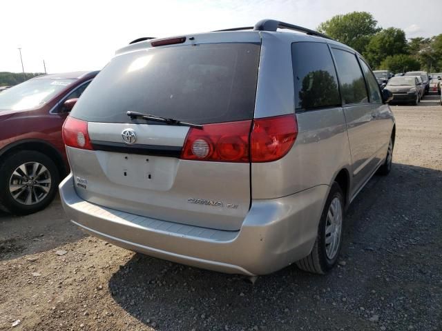Toyota Sienna • 2007 • 2 km 4