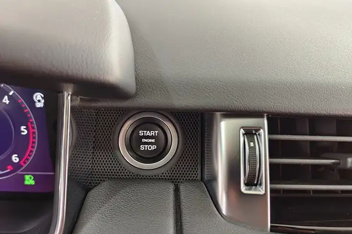 Land Rover Range Rover Sport • 2018 • 35,000 km 6