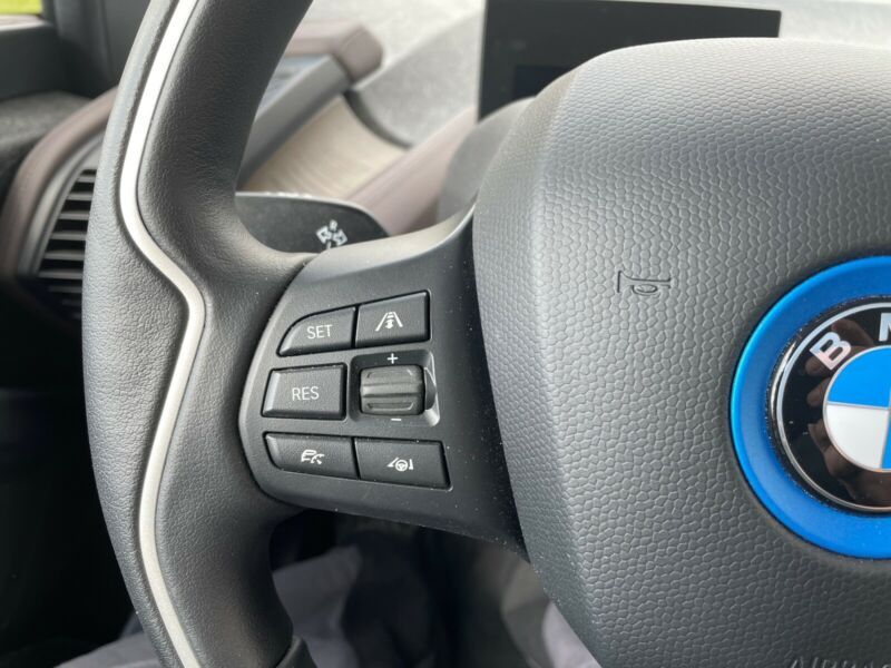 BMW i3 • 2020 • 30,980 km 12