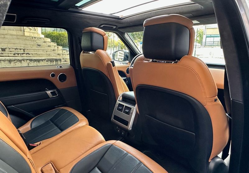 Land Rover Range Rover • 2020 • 50,000 km 3