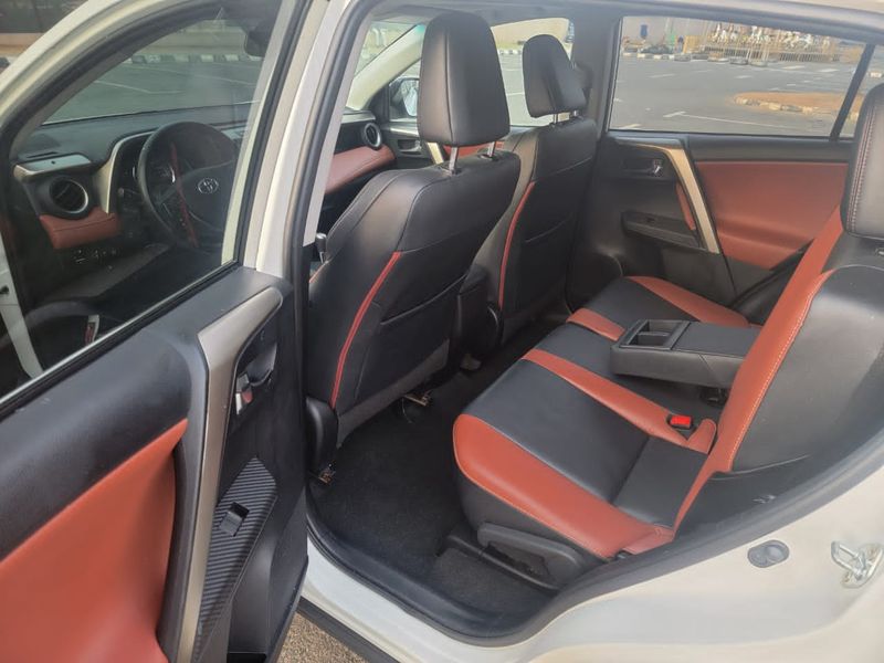 Toyota RAV4 • 2020 • 50,000 km 3