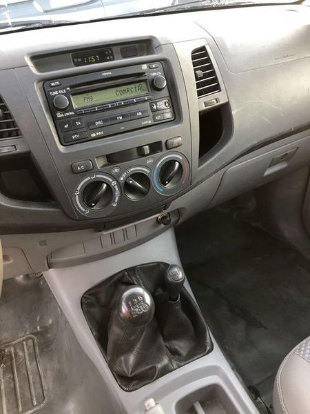 Toyota Hilux • 2009 • 240,000 km 5