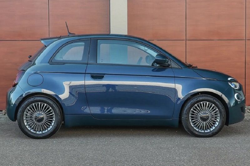 Fiat 500e • 2021 • 26,100 km 4