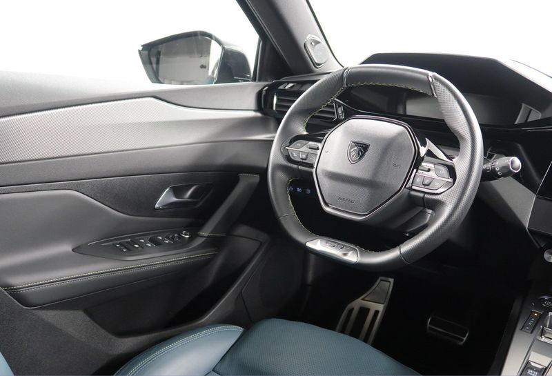 Peugeot 3008 • 2022 • 124,500 km 3
