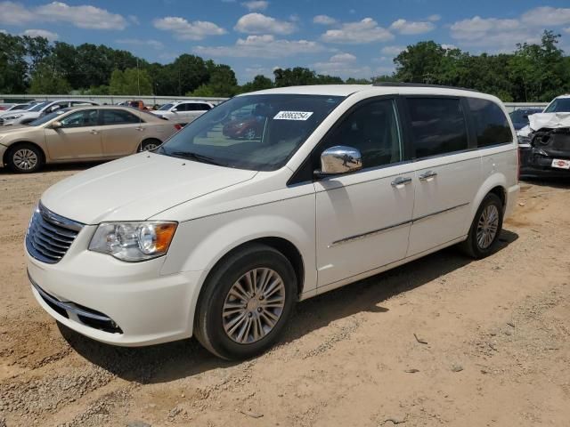 Chrysler Town & Country • 2013 • 10,000 mi 3