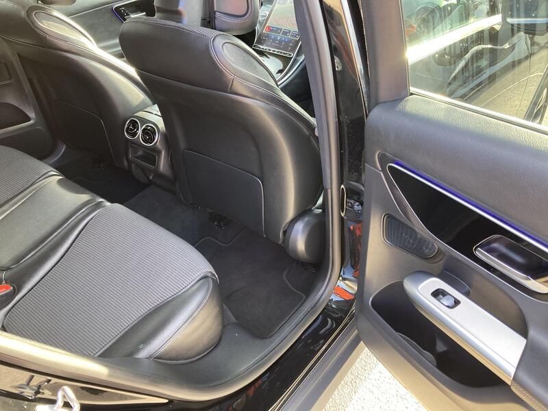 Mercedes-Benz GLC • 2023 • 12,662 km 3