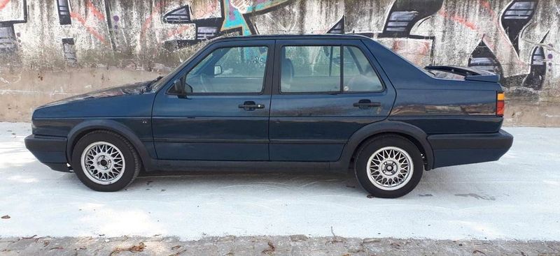 Volkswagen Jetta • 1990 • 200,000 km 3