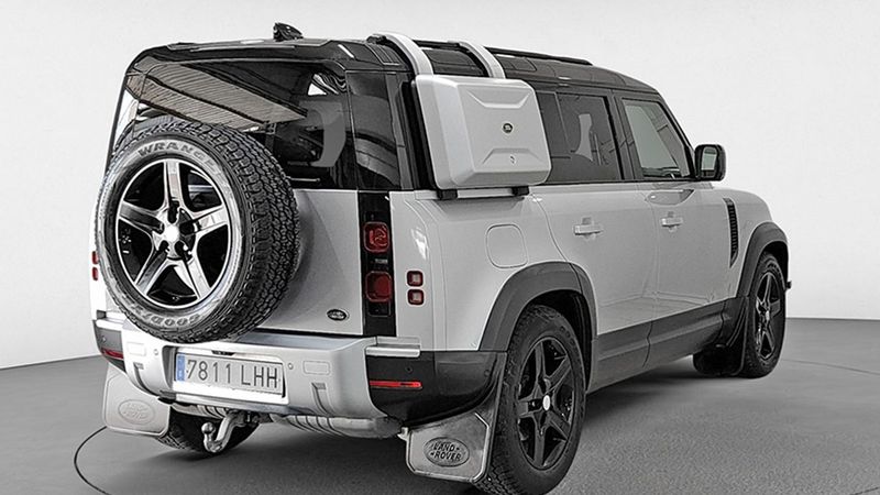 Land Rover Defender • 2020 • 70,205 km 4