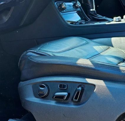 Volkswagen Touareg • 2016 • 155,000 km 12