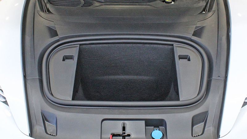 Porsche Taycan • 2021 • 15,200 km 11