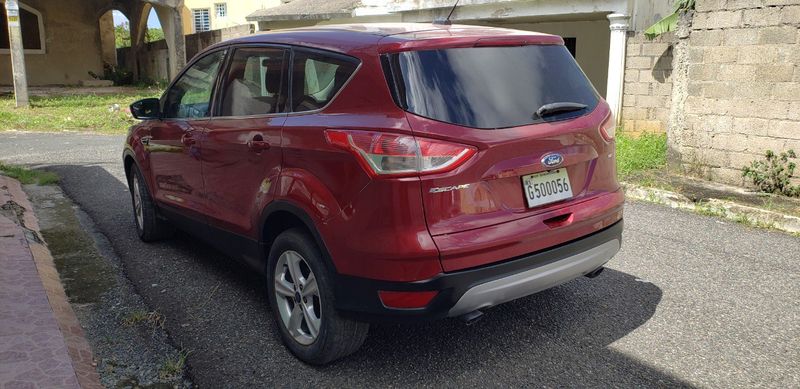 Ford Escape • 2015 • 1 km 7